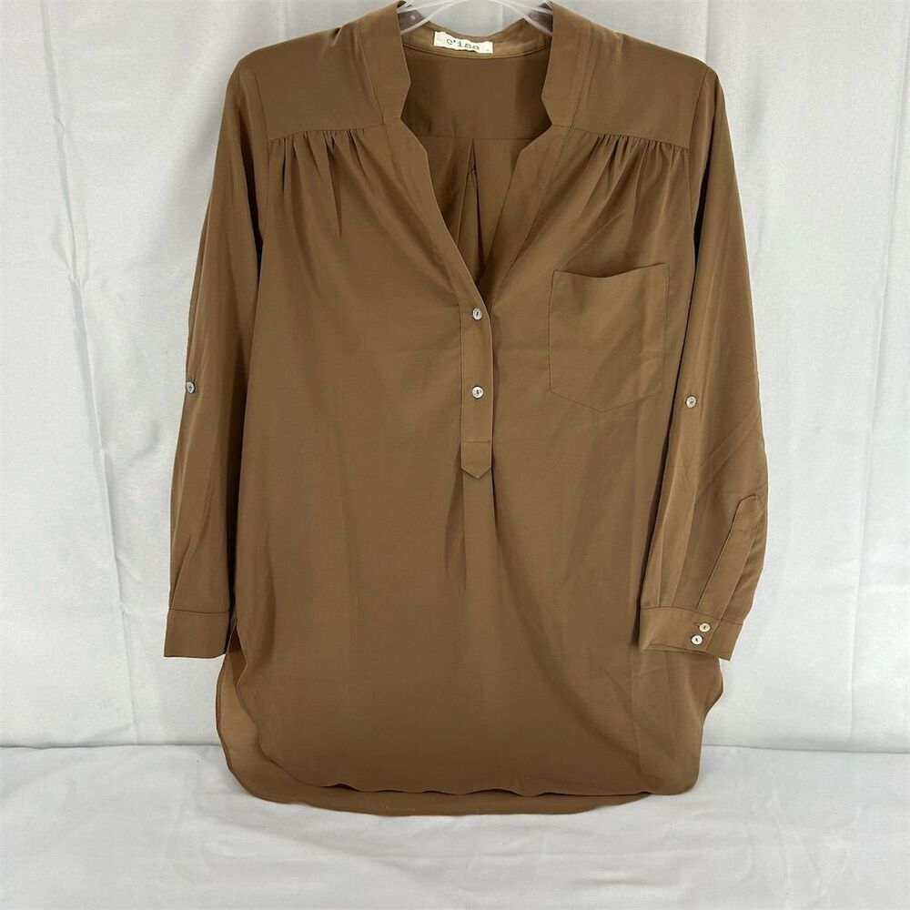 c'isa Women's Beige V-Neck Blouse Size Small Long Sleeve Casual Top